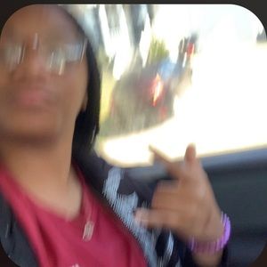 Meet your Posher, Naomi